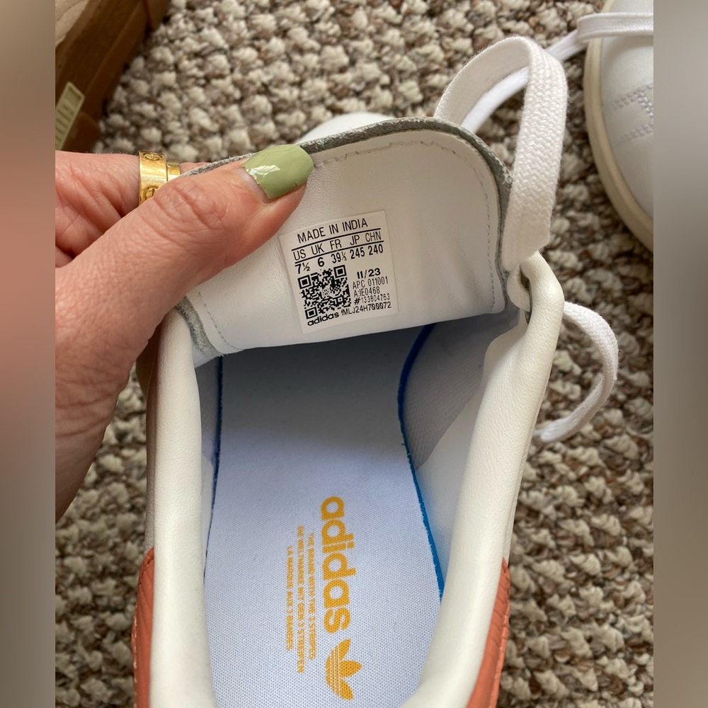 Stan smith adidas shoes! Never been worn in perfect condition - Picture 4 of 5